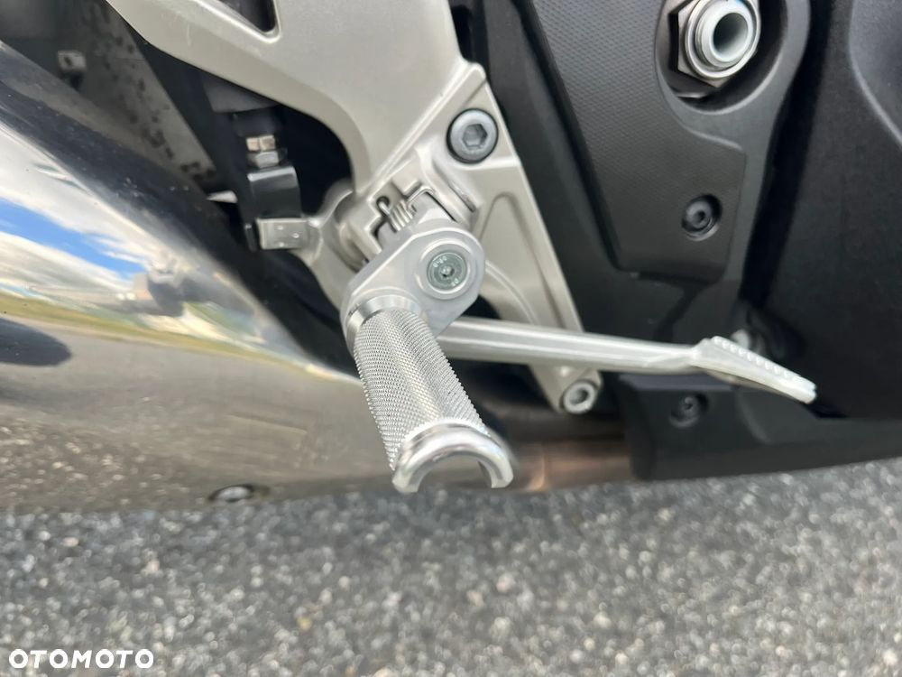 Honda VFR - 8