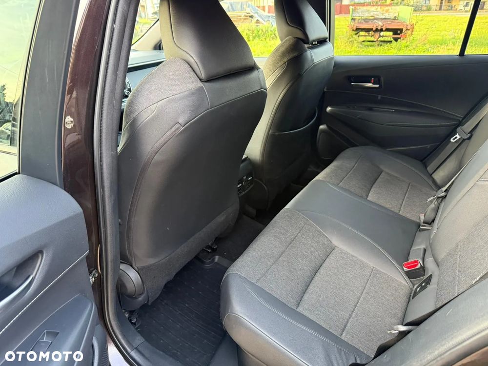 Toyota Corolla 1.8 Hybrid Executive - 9