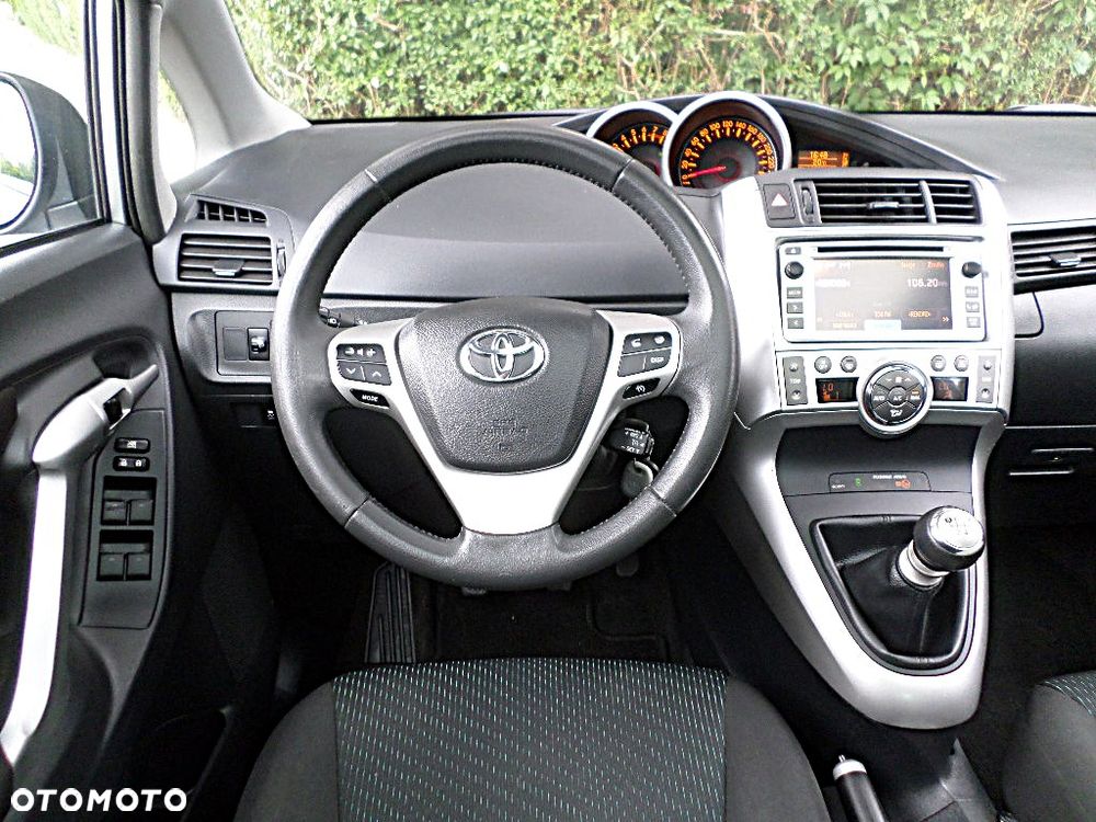 Toyota Verso 1.8 5-Sitzer Executive - 11