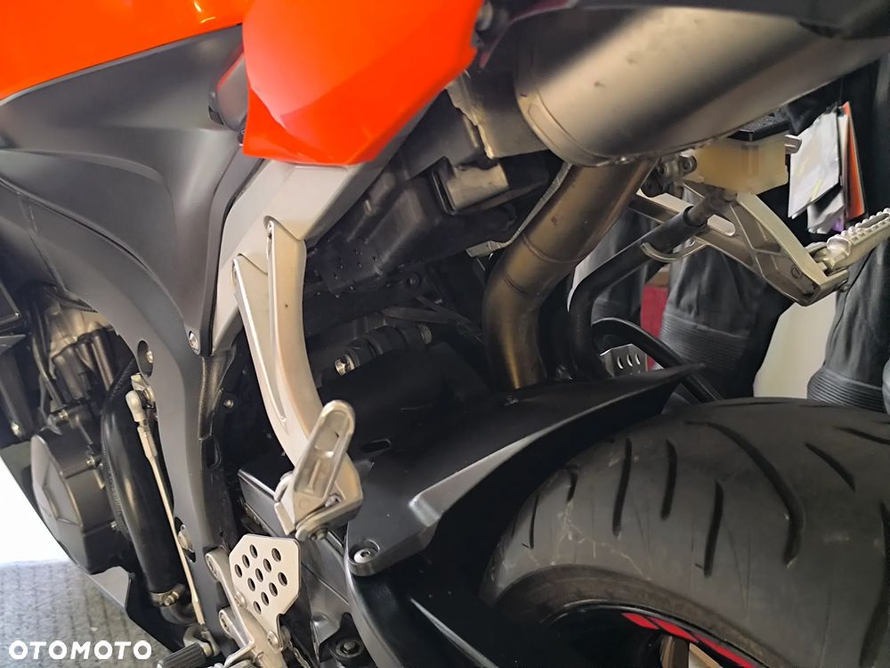 Honda CBR - 28