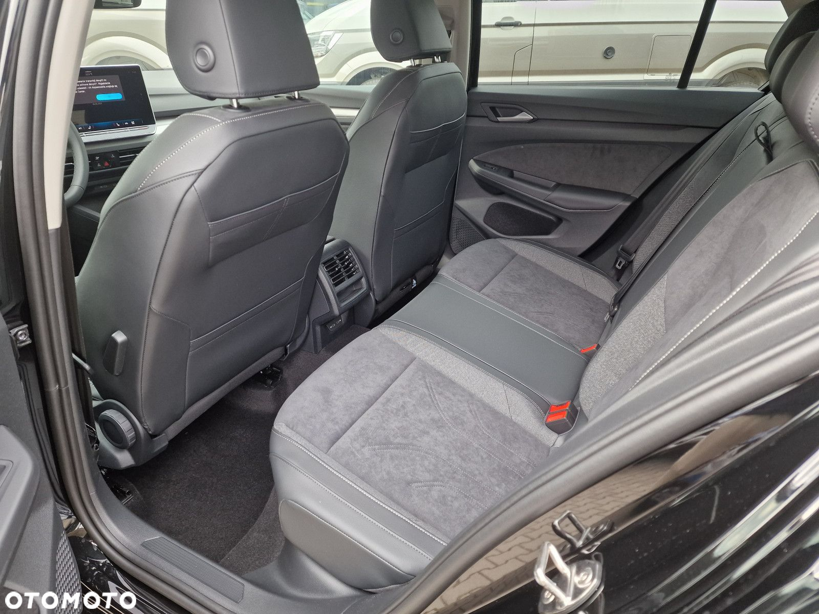 Volkswagen Golf - 12