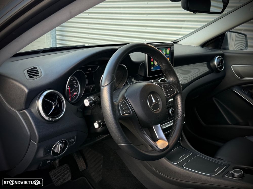 Mercedes-Benz CLA 180 - 13