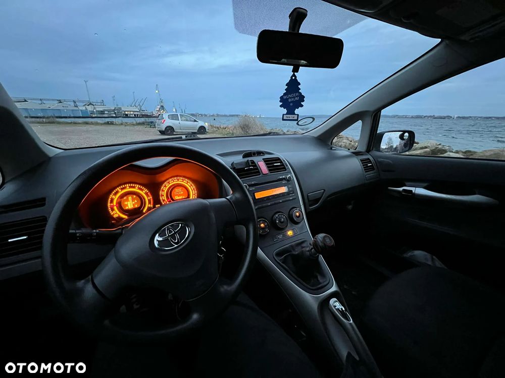 Toyota Auris 1.6 VVT-i Luna - 9