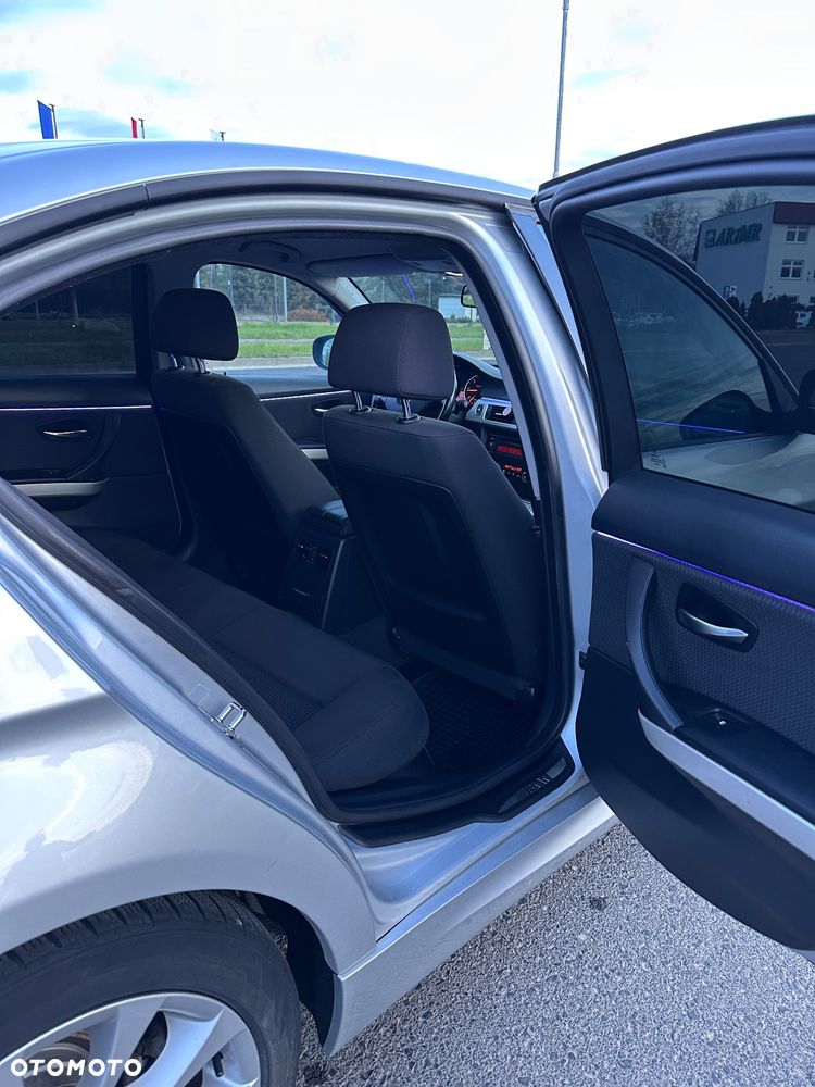 BMW Seria 3 320d DPF - 28