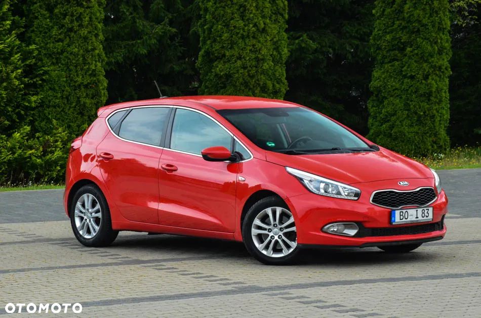 Kia Ceed 1.6 CRDi 128 Fifa World Cup Edition - 9