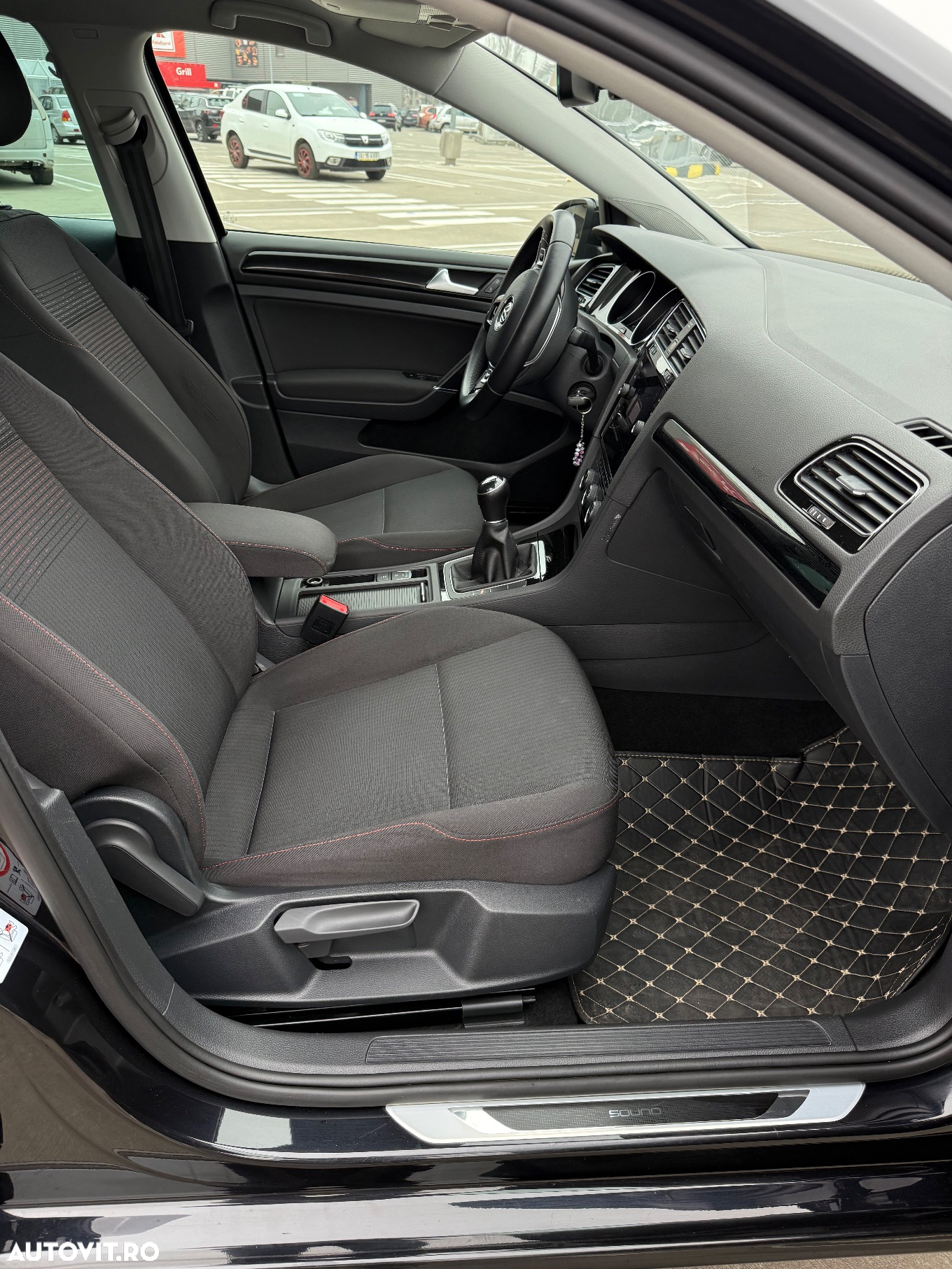 Volkswagen Golf 1.6 TDI Sound - 8