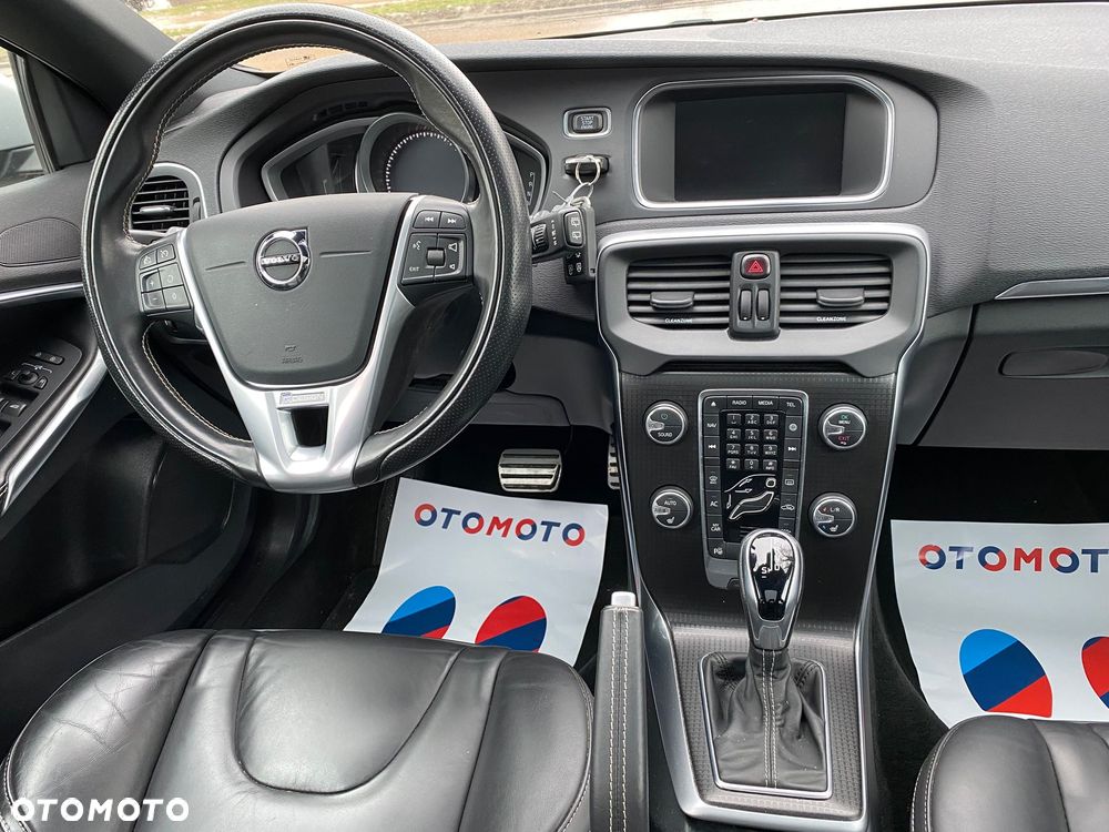 Volvo V40 D3 Geartronic RDesign - 15