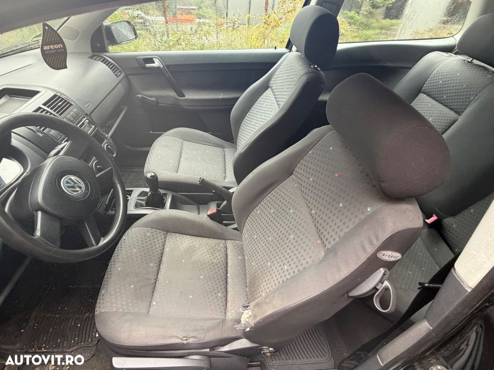 Volkswagen Polo - 2