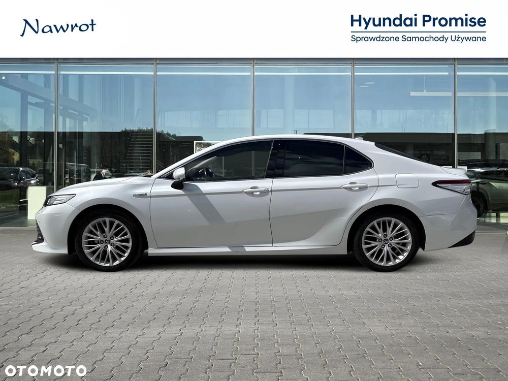 Toyota Camry 2.5 Hybrid Executive CVT - 2