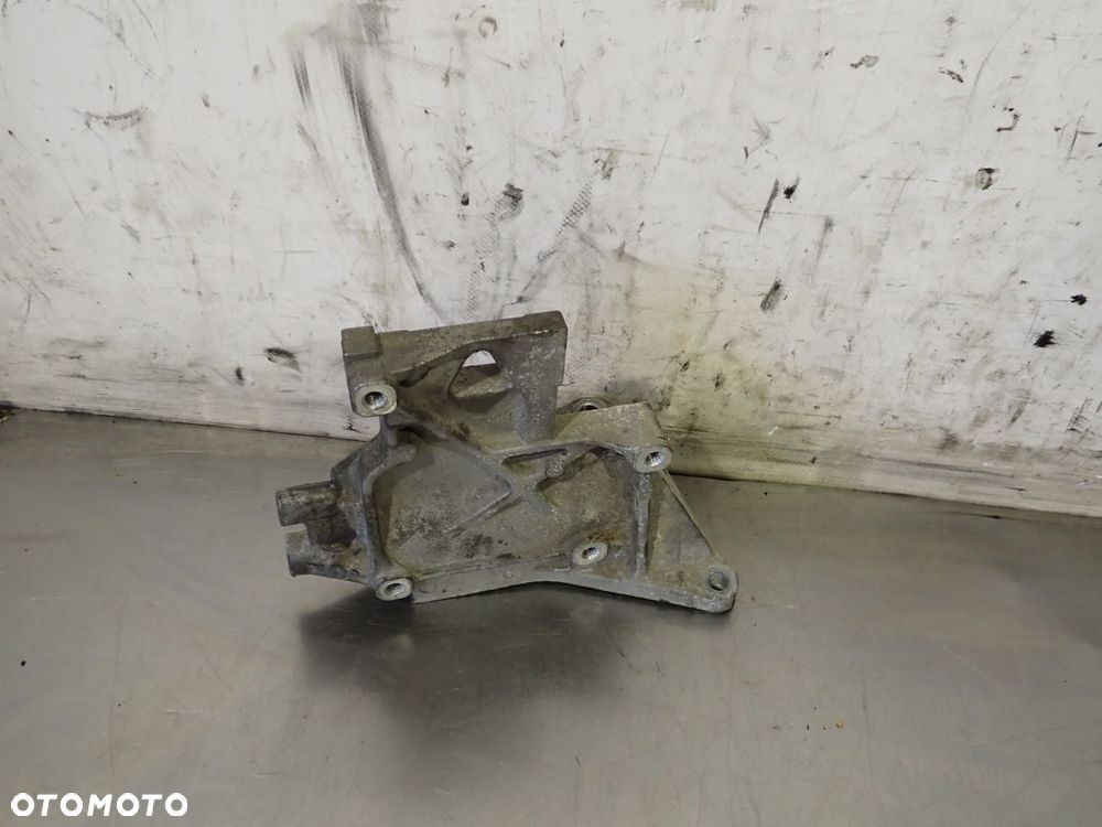 ŁAPA SUBARU IMPREZA III GH - 1