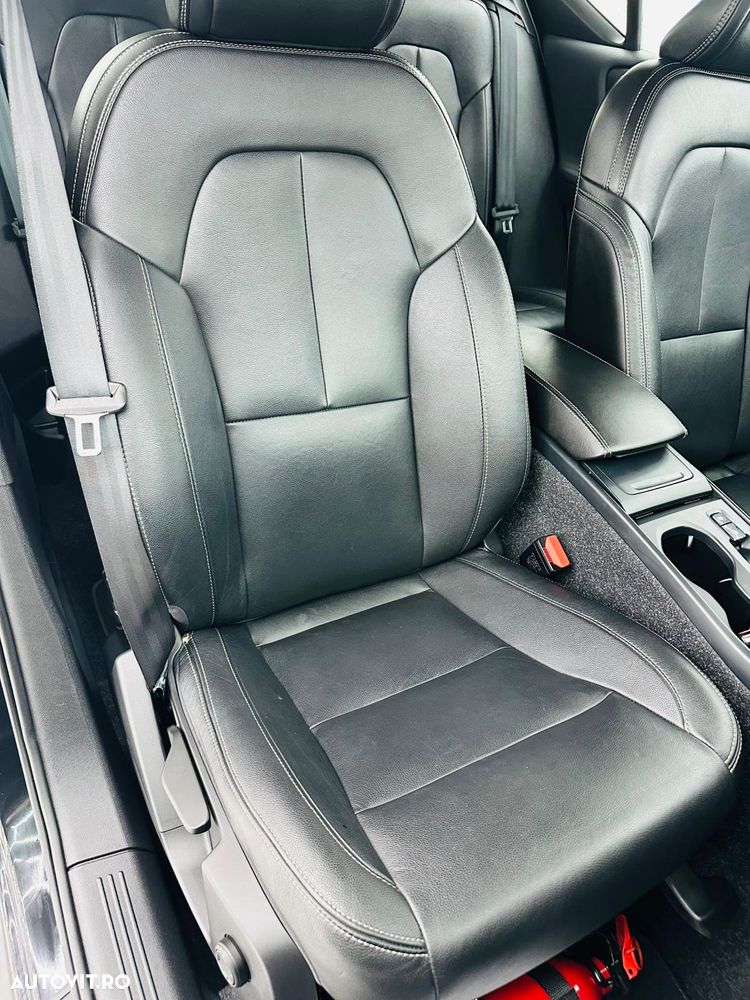 Volvo XC 40 T3 Geartronic Momentum Pro - 17