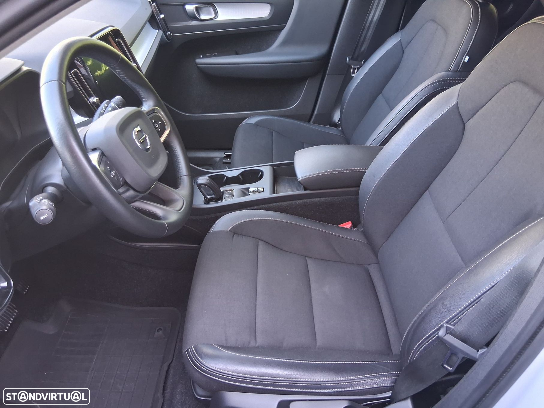 Volvo XC 40 1.5 T5 PHEV Momentum Plus - 28