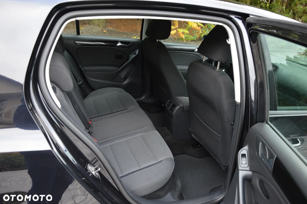 Volkswagen Golf - 33