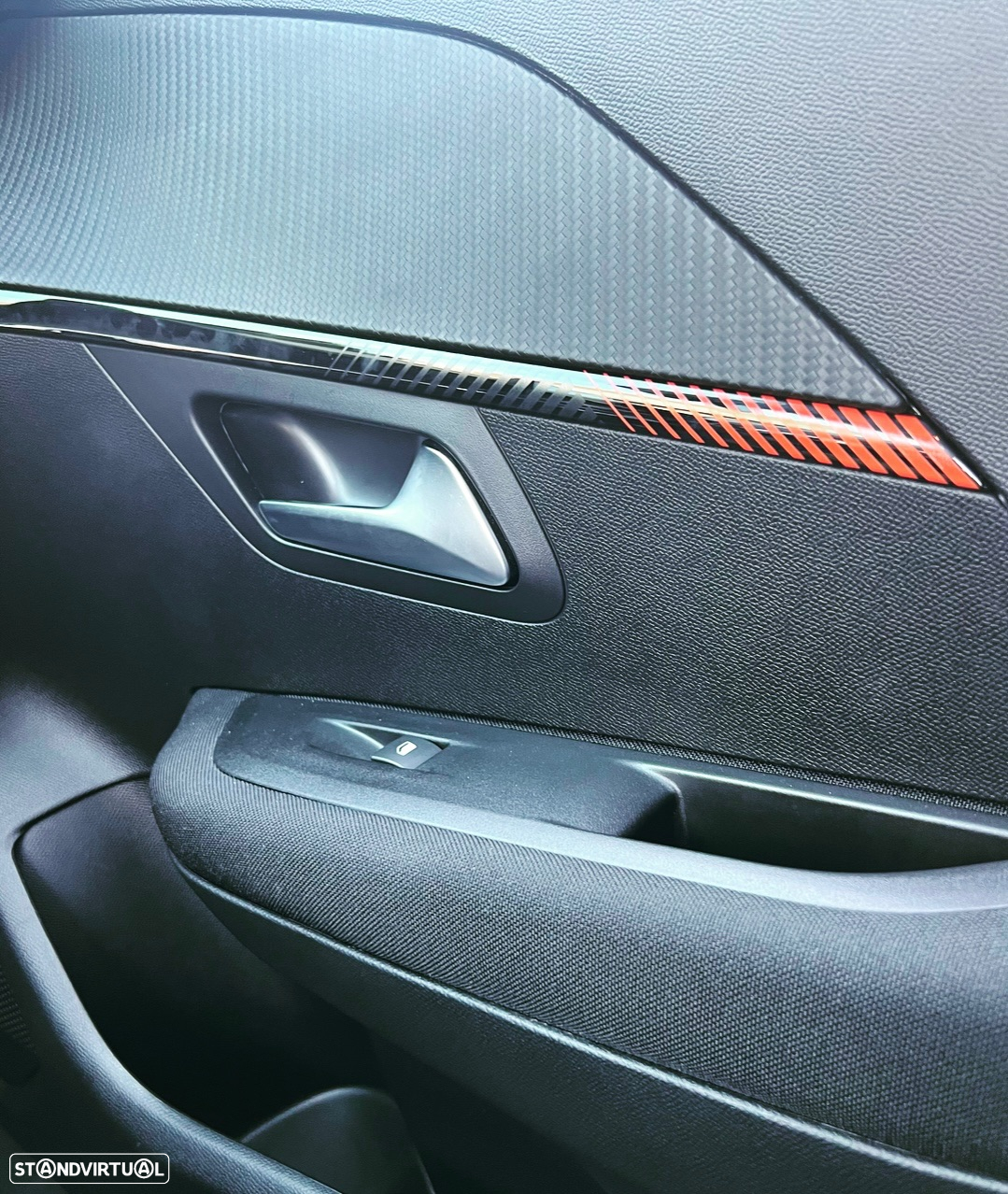 Peugeot e-208 - 11