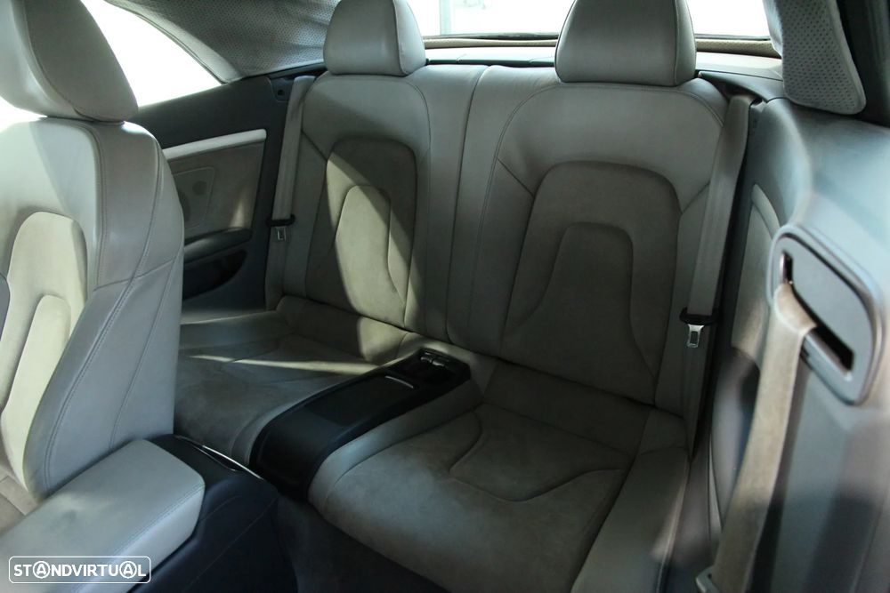 Audi A5 Cabrio 2.0 TDi S-line - 11