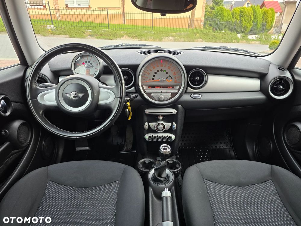 MINI Cooper Standard - 23