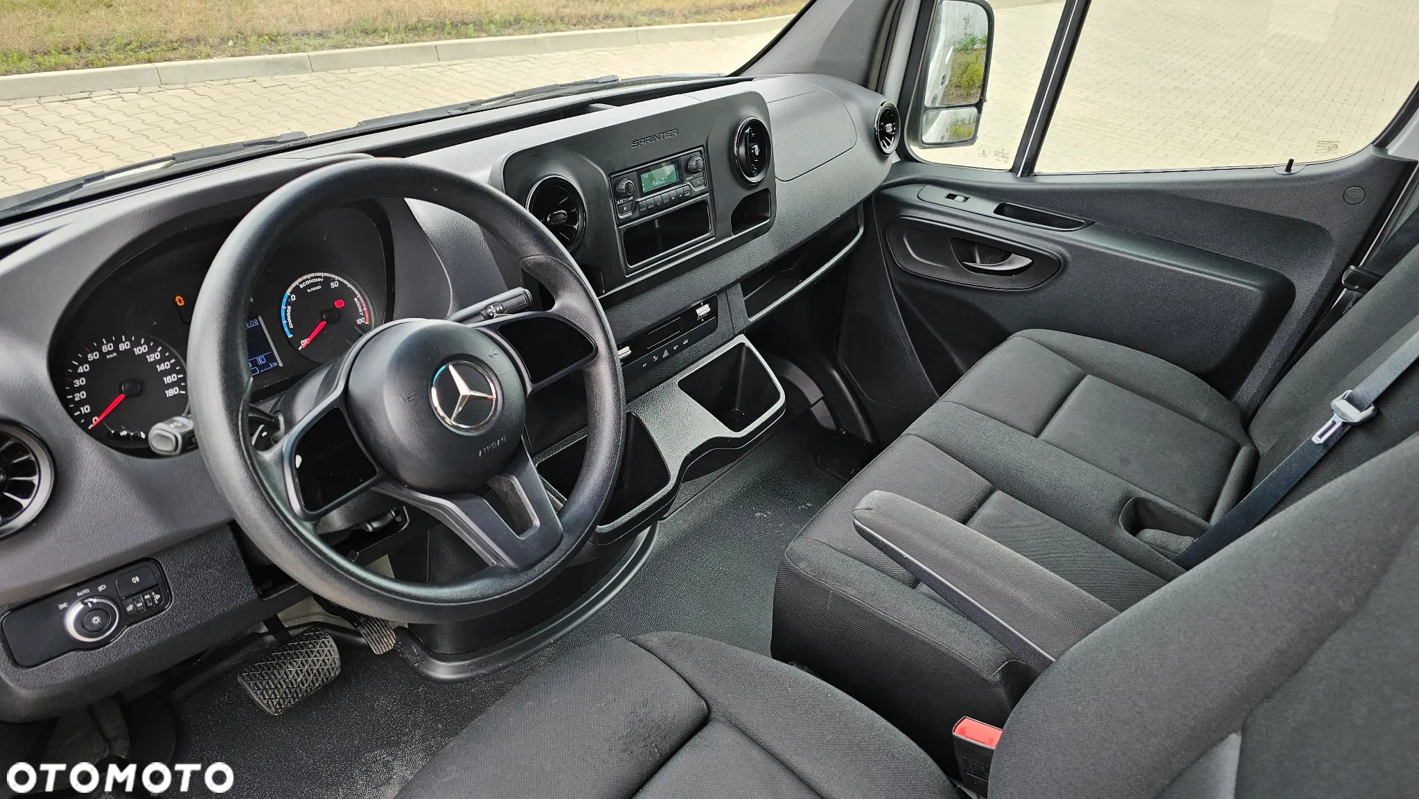 Mercedes-Benz SPRINTER - 11