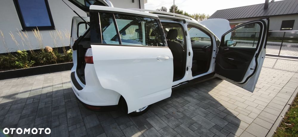 Ford Grand C-MAX - 26