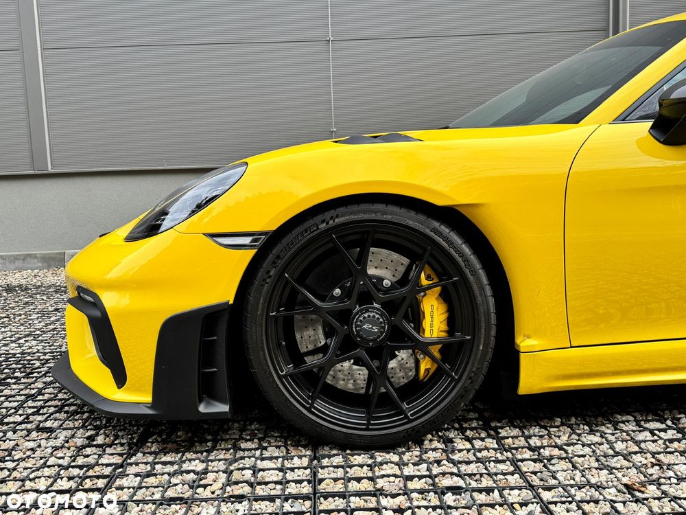 Porsche 718 Cayman - 11