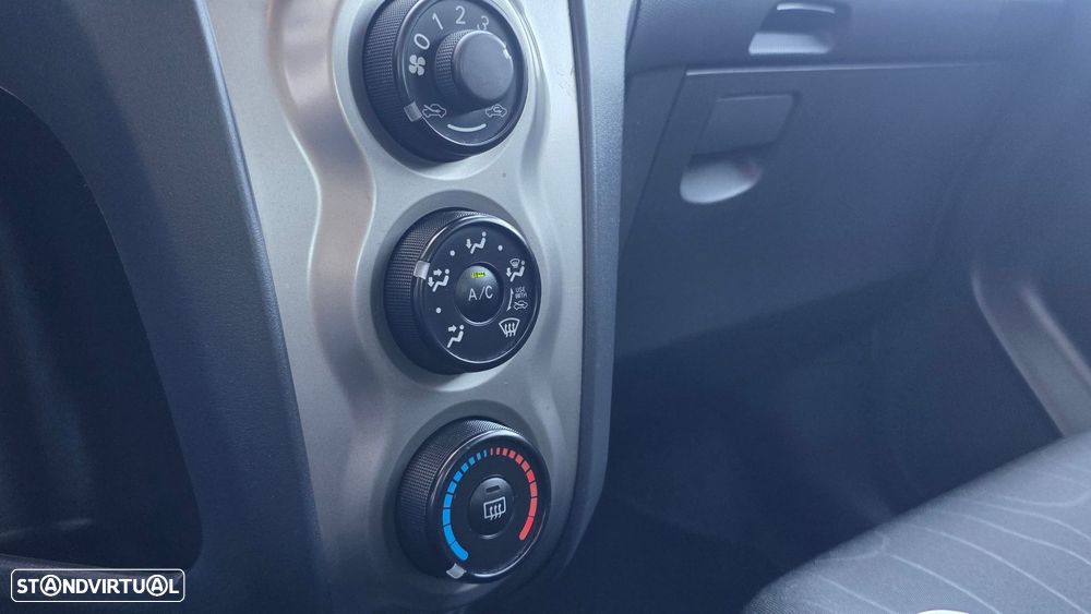 Toyota Yaris 1.0 VVT-i AC - 22