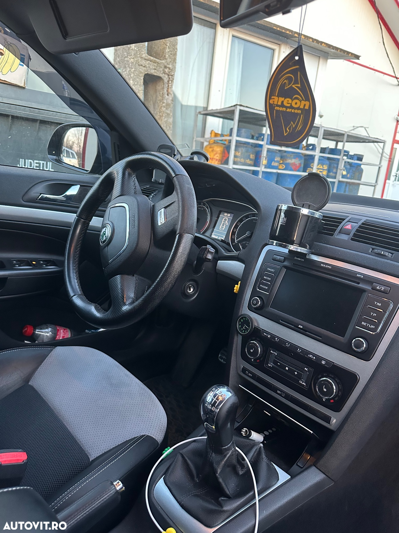Skoda Octavia Combi 2.0 TDI RS - 8