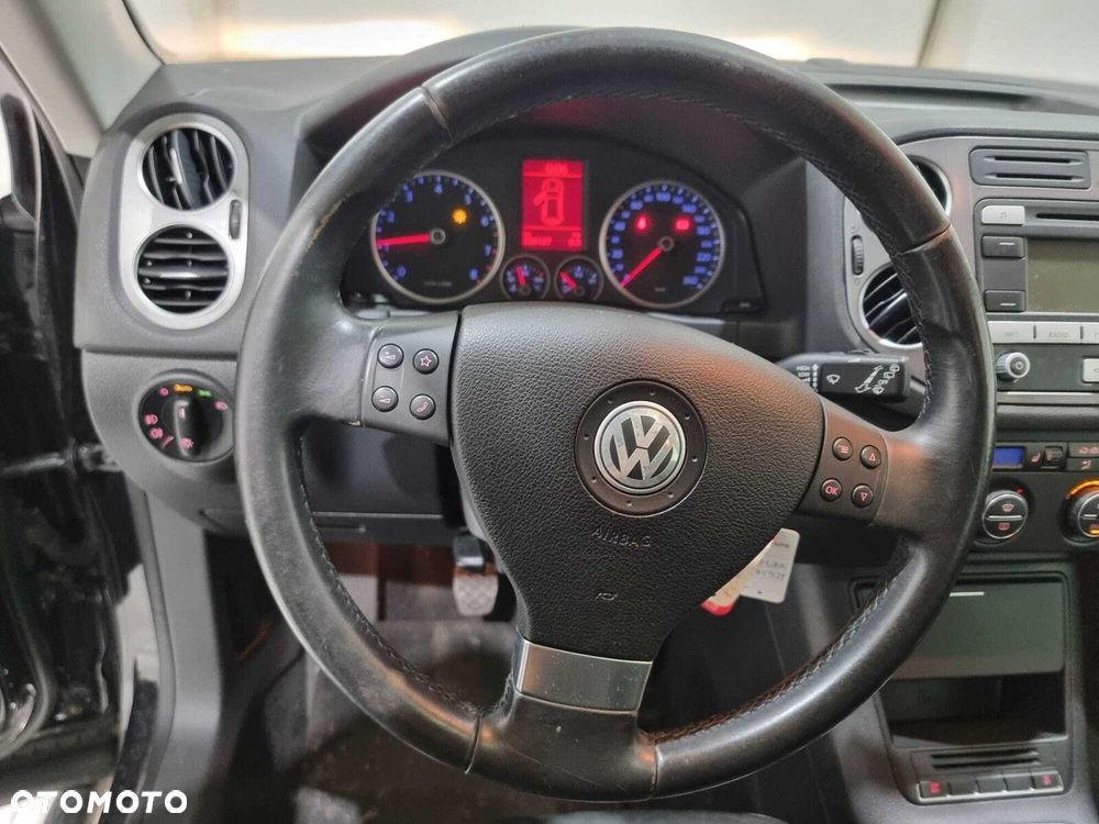 Volkswagen Tiguan - 25