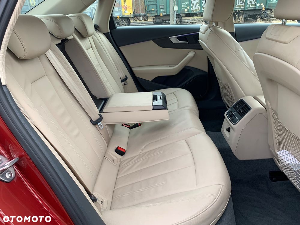 Audi A4 Limousine - 11