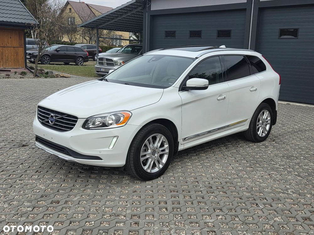 Volvo XC 60 T5 Drive-E Momentum - 1