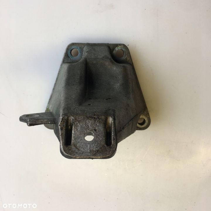 ŁAPA SILNIKA AUDI VW 8D0199308D - 2