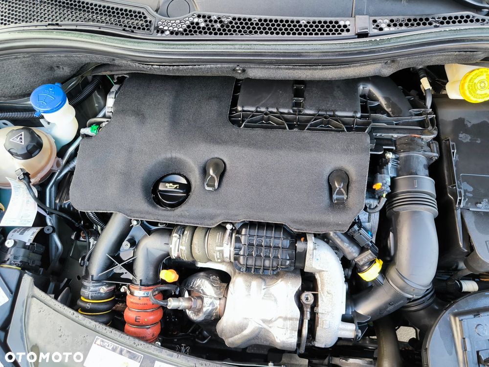 Peugeot 208 e-HDi 115 Stop&Start Allure - 19