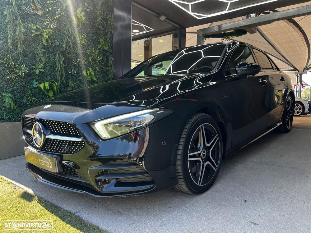Mercedes-Benz A 250 Limousine e AMG Line - 3