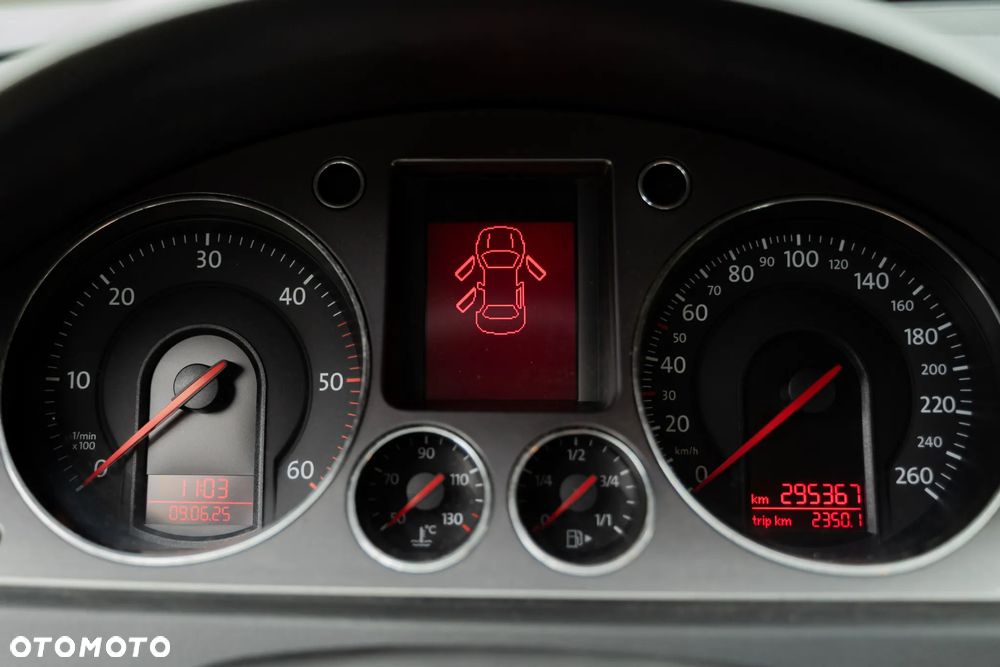 Volkswagen Passat - 11