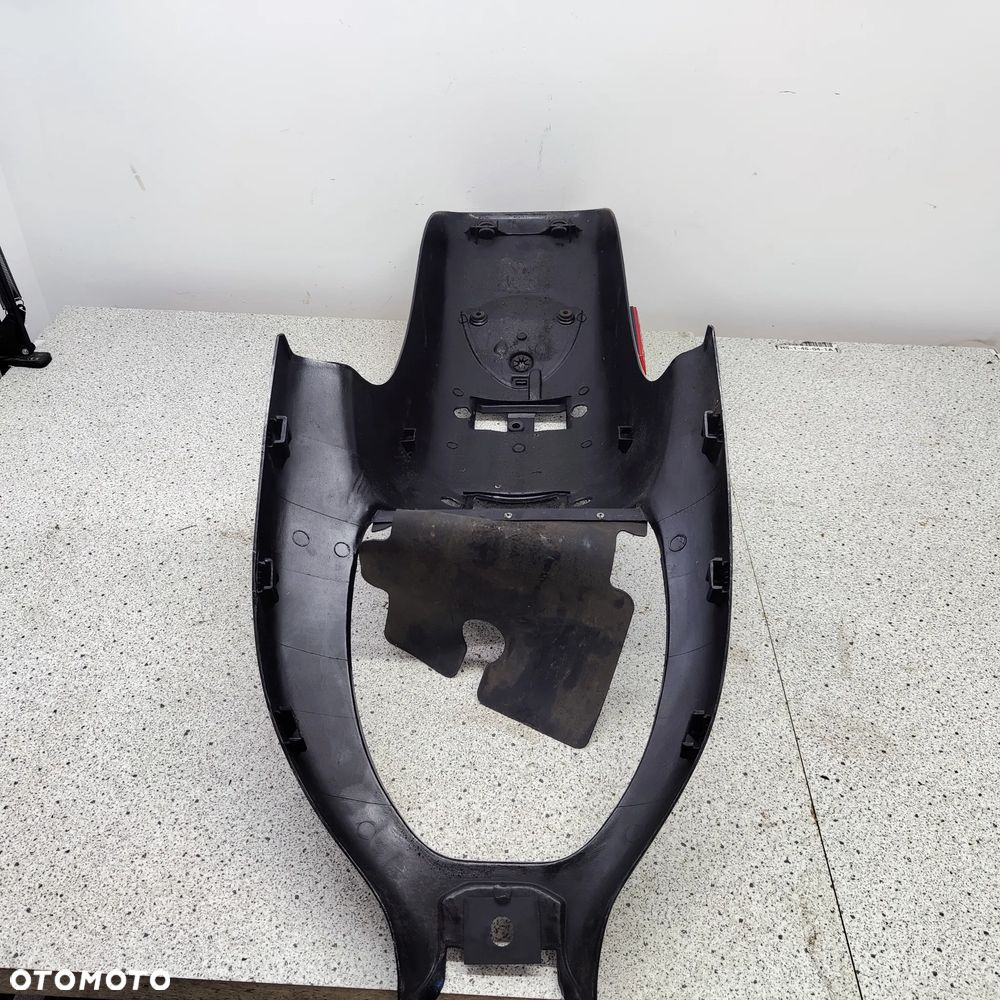 Błotnik tył, tylny, nadkole, zadupek, ogon Honda VT 600 VT600 Shadow 600 - 16