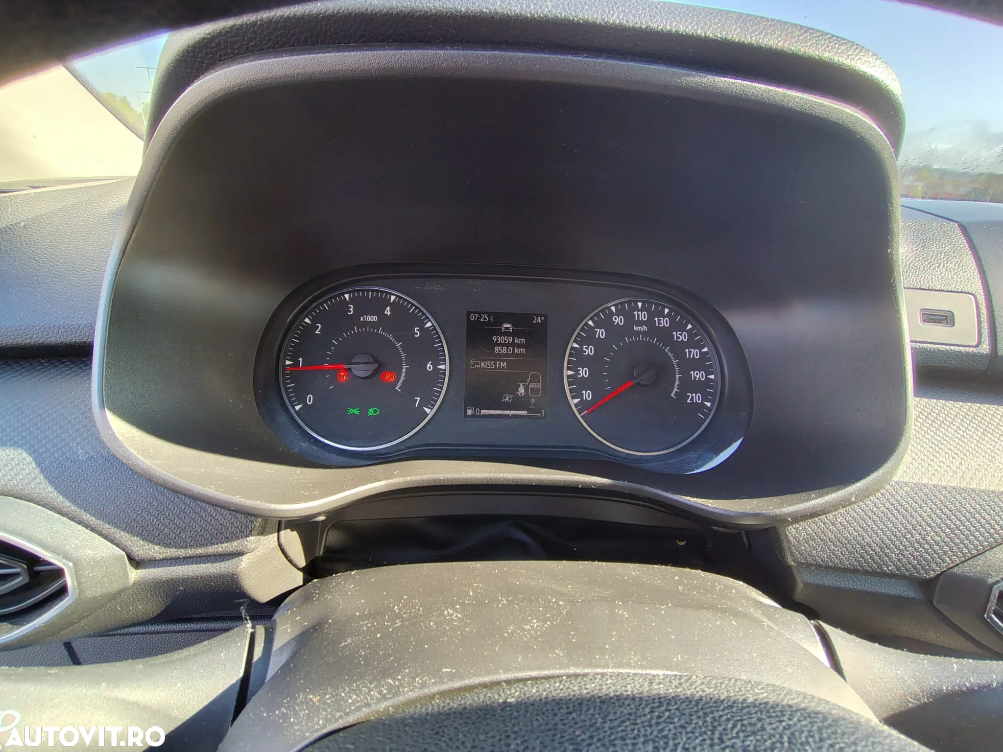 Dacia Logan SCe 65 Essential - 9