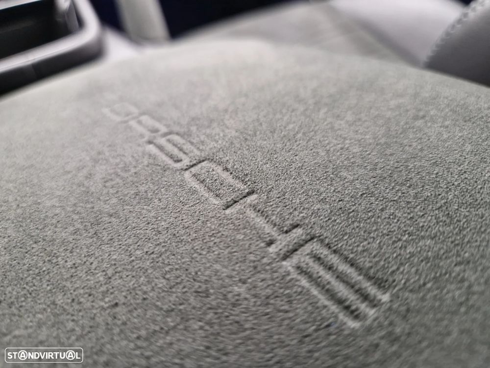 Porsche Cayenne Coupé Turbo E-Hybrid Pacote GT - 36