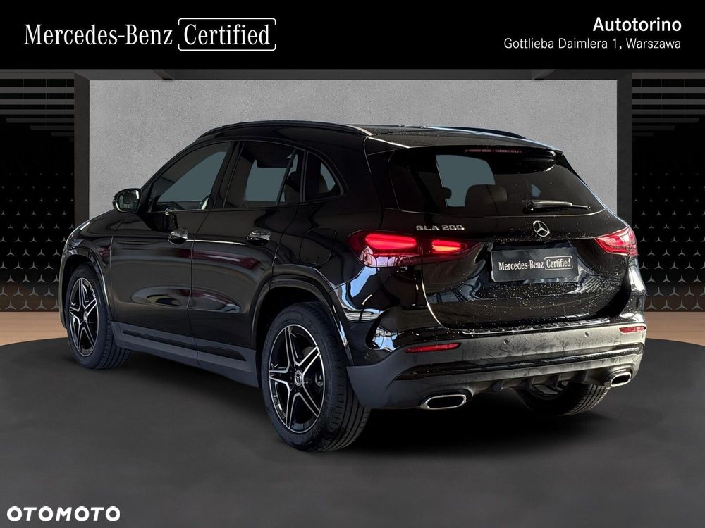 Mercedes-Benz GLA - 4