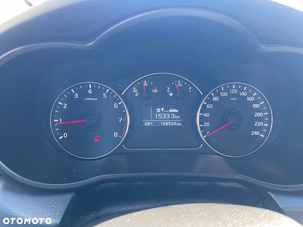 Kia Carens 1.6 GDI Dream Team Edition - 13