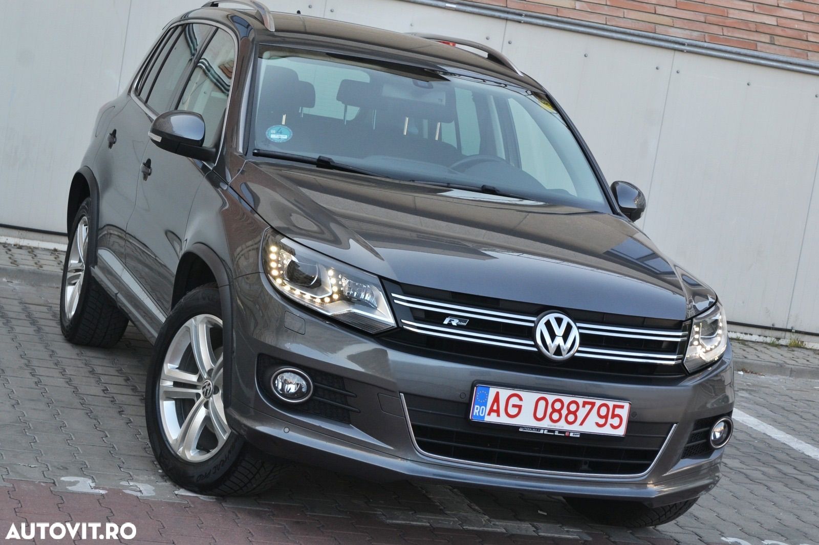 Volkswagen Tiguan 2.0 TDI SCR 4MOTION DSG R-Line - 1