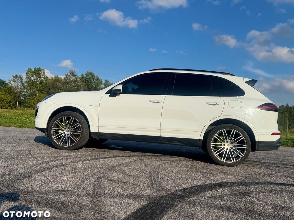 Porsche Cayenne S e-Hybrid Platinum Edition - 2