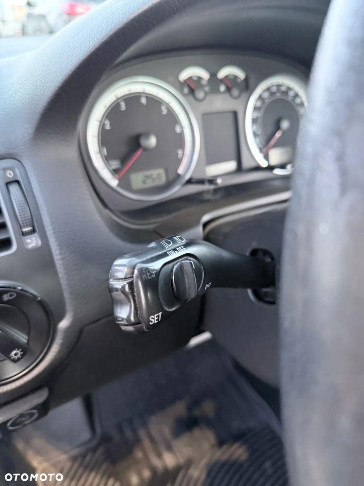 Volkswagen Jetta - 8
