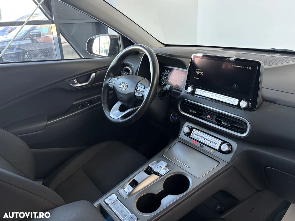 Hyundai KONA Select - 7