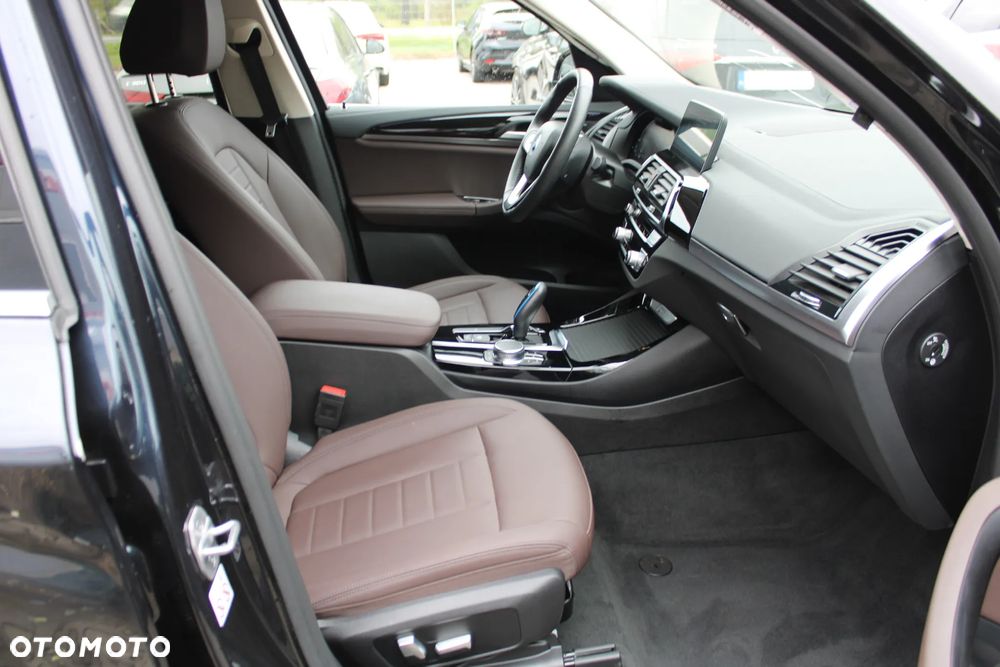 BMW iX3 - 23