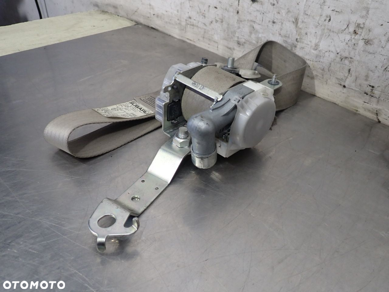 PAS LEWY PRZEDNI BEZPIECZEŃSTWA SUBARU LEGACY IV 2.0D 7Q8050-P - 2