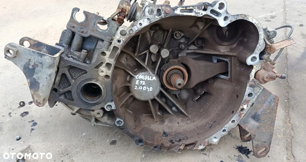 COROLLA E12 2,0 D4-D SKRZYNIA BIEGÓW - 4