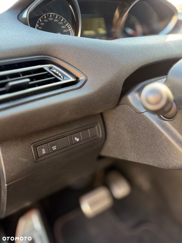 Peugeot 308 BlueHDi 150 EAT6 Stop & Start GT-Line Edition - 27