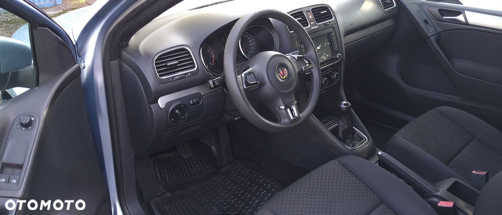Volkswagen Golf - 10