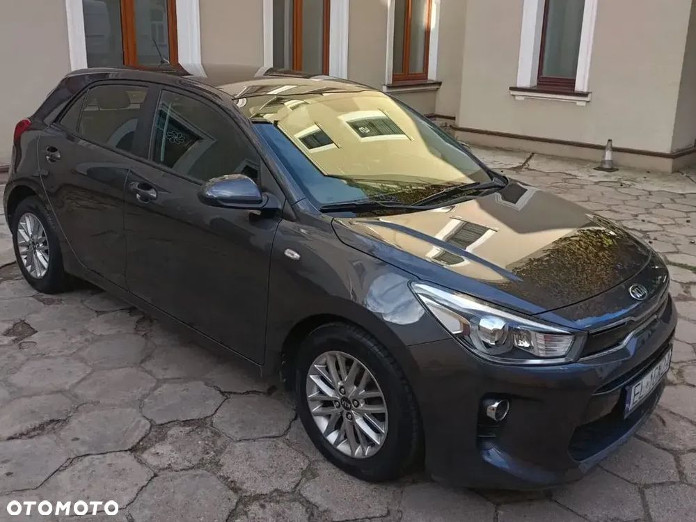 Kia Rio 1.4 L - 3