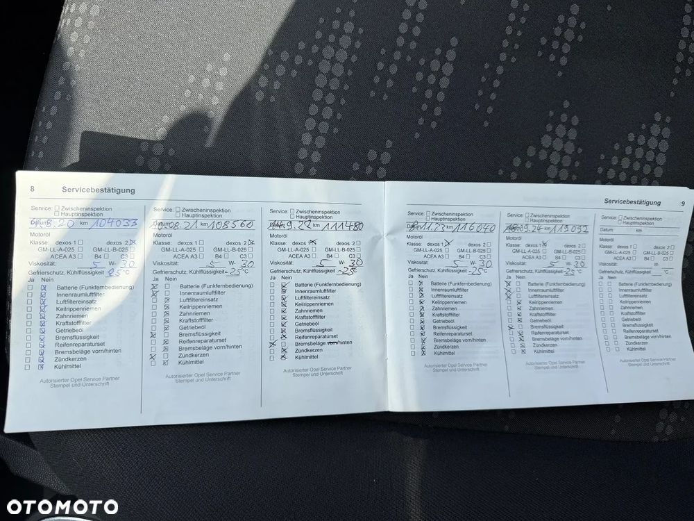 Opel Corsa 1.4 16V Cosmo - 10