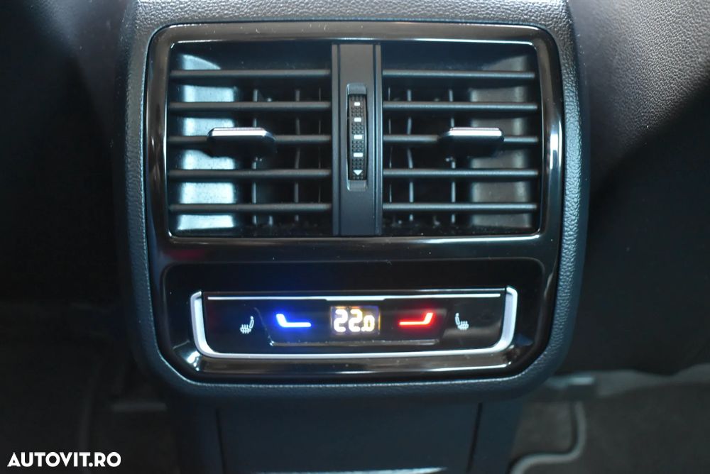 Volkswagen Passat 2.0 TDI DSG Highline - 24