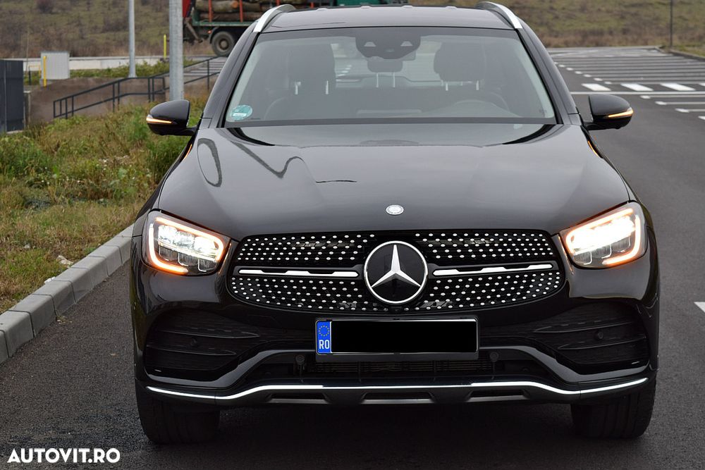 Mercedes-Benz GLC 300 e 4MATIC - 3